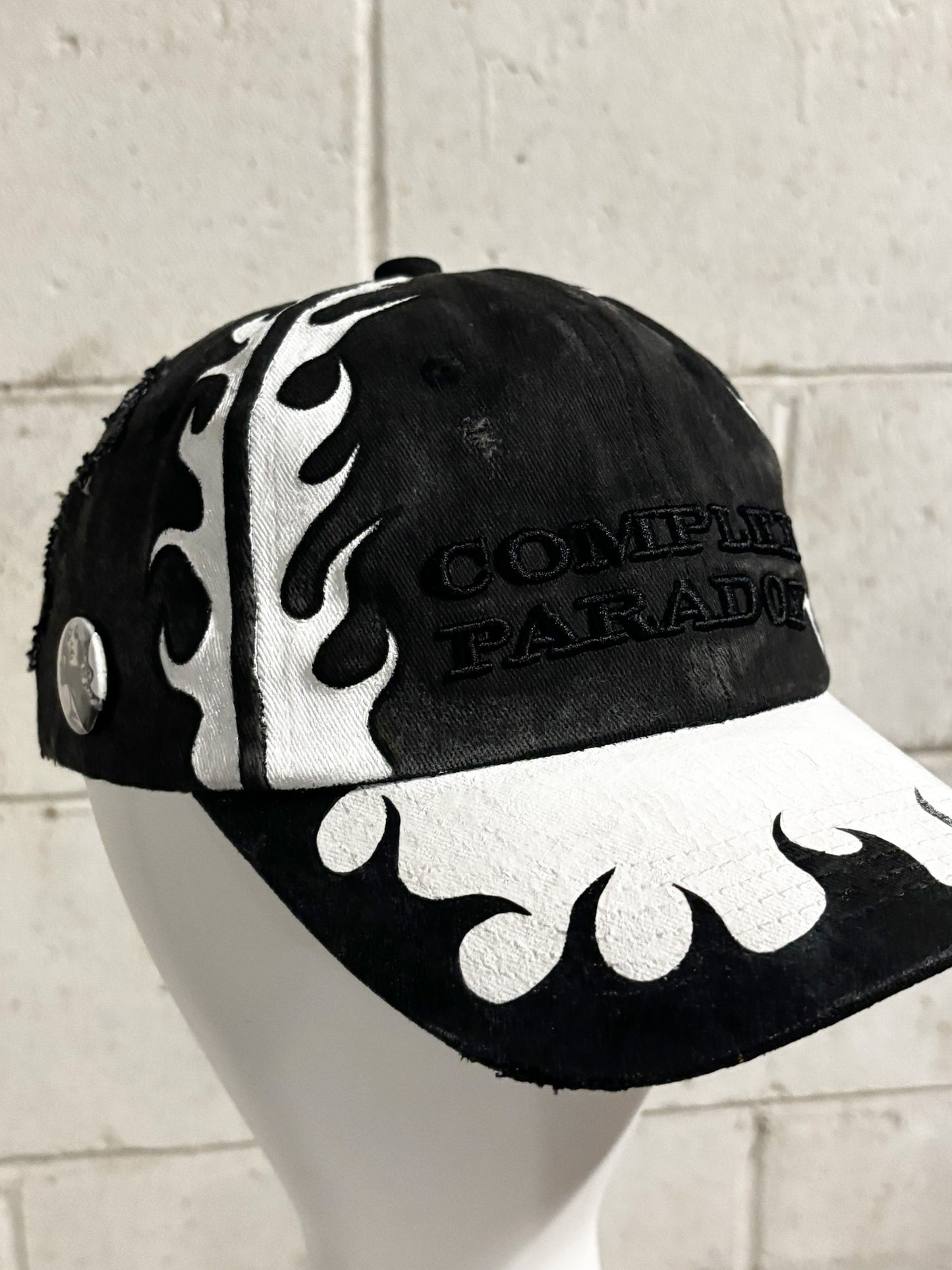 Complex Cap: Shadow & Light
