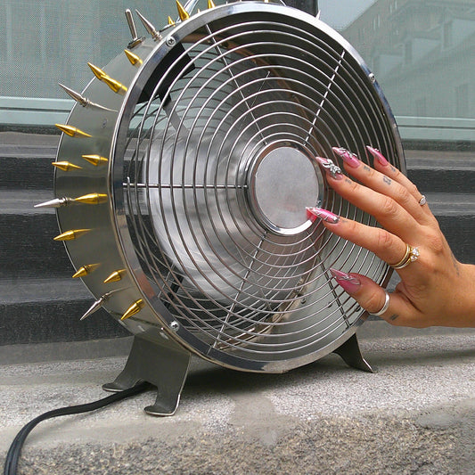 R01 / No.16 - Studded Fan