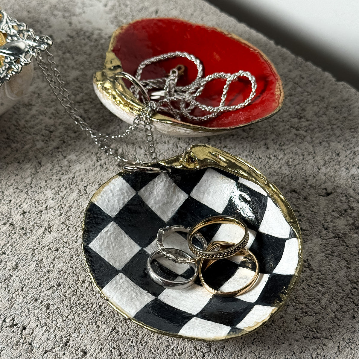 R02 / No.08 - Jewelry Shells
