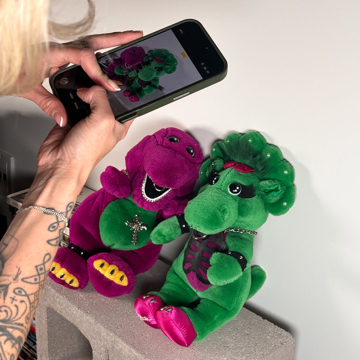 R02 / No.10 - Punk Barney